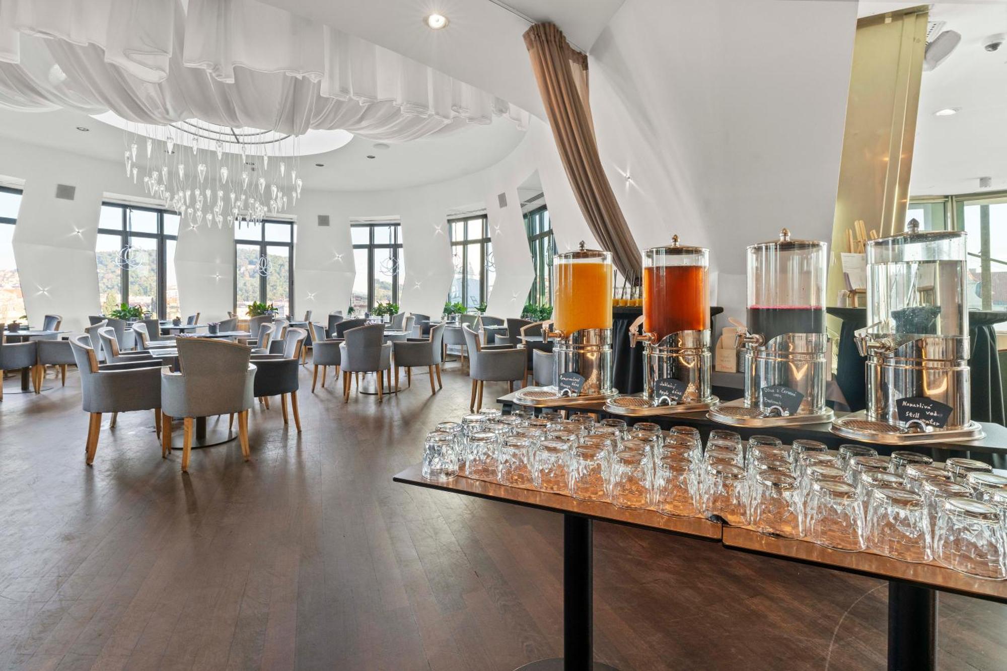 Dancing House - Tancici Dum Hotel Прага Экстерьер фото